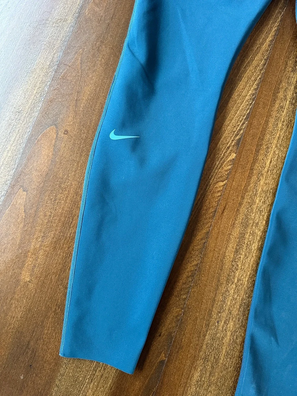 Nike Women’s Workout Set Size Small Teal Blue